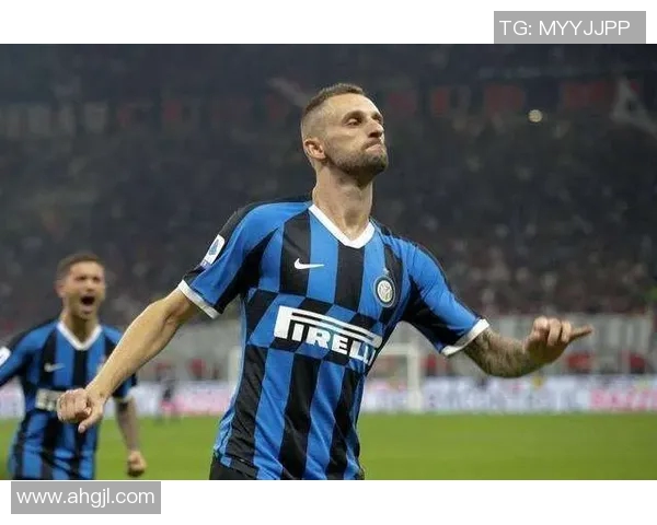 2025年足球球星身价最新排名揭晓 内部动态与未来潜力逐步展现 2025年足球球星身价最新排名揭晓 内部动态与未来潜力逐步展现