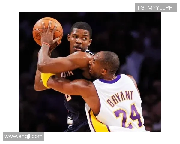 实况足球中约翰逊球星的真实身份与球场表现解析 实况足球中约翰逊球星的真实身份与球场表现解析